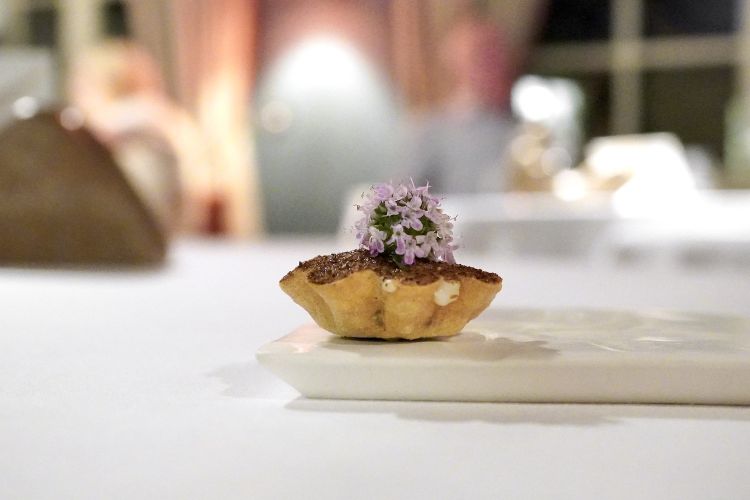 Tartelletta con sedano rapa e tamarindo
