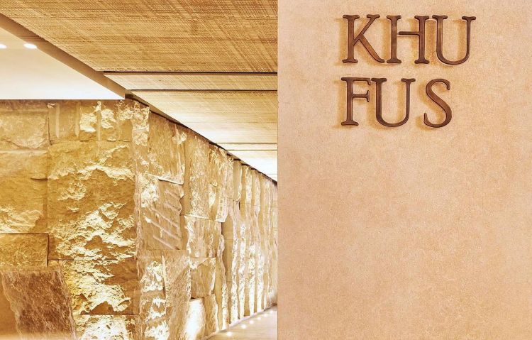 L'entrata del ristorante&nbsp;Khufu's a Giza, in Egitto
