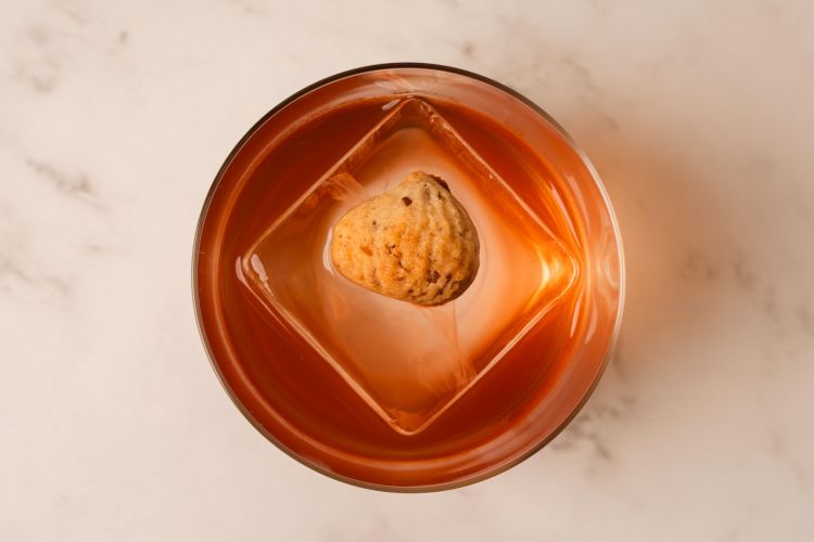 La Castagna - Whiskey al burro e porcini, Bitter aromatico alle castagne e porcini, Amarena all’Aceto Balsamico 35 anni, Zucchero & Soda