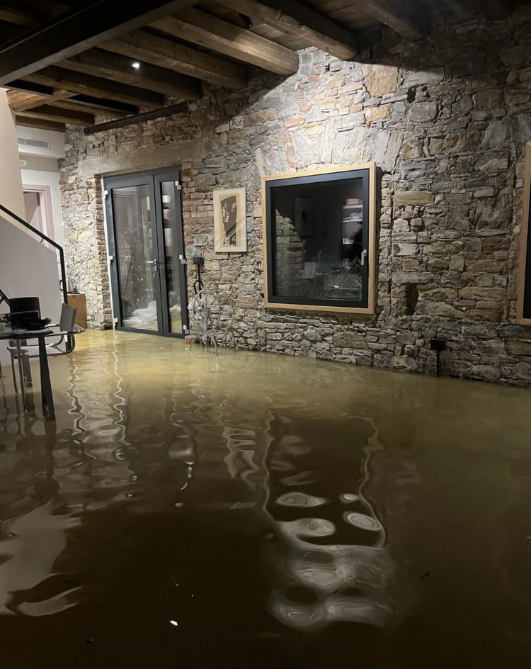 L'entrata di L'Argine a Vencò, completamente allagata