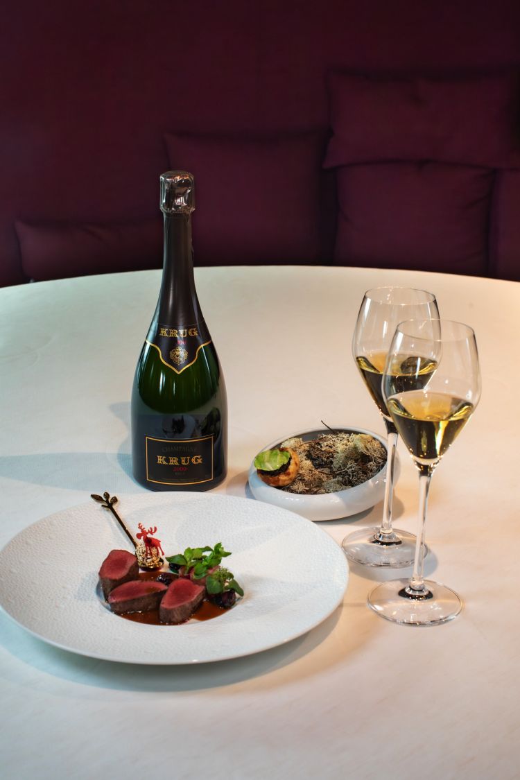 Krug 2000 e il Lombo di capriolo, salsa la foie gras e indivia belga ai frutti rossi
