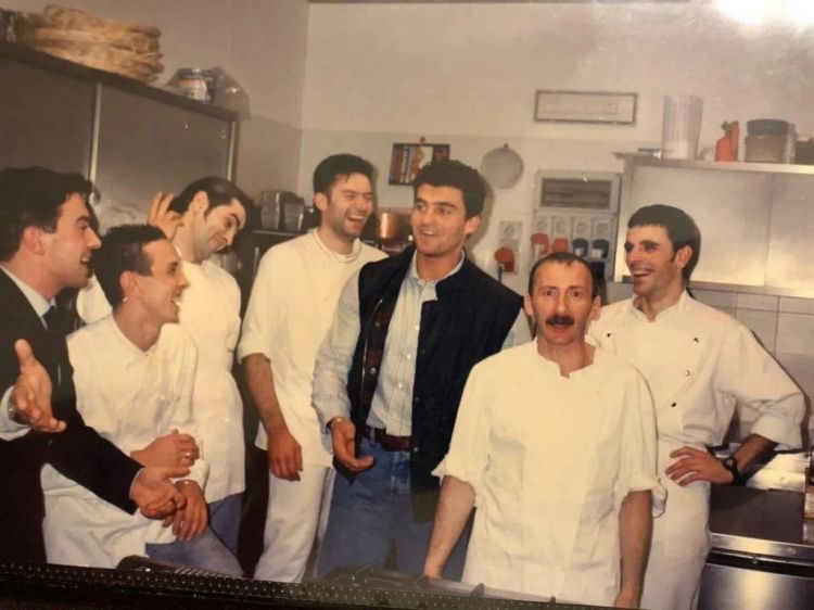 La brigata de Il Trigabolo col cliente "vip" Alberto Tomba