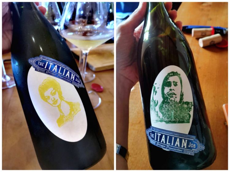 Italian Job è una delle linee di vino che produce Franceschini in Argentina. A destra un Malbec con uve che vengono dai piedi della Cordigliera, ad Altamira e a sinistra, tra i migliori spumanti assaggiati al momento in Argentina. Questo metodo tradizionale di uve Chardonnay di El Peral, Tupungato, zona particolarmente fresca, affina 88 mesi sui lieviti e va diretto al podio della nostra classifica dei migliori metodo classico prodotti nel Paese