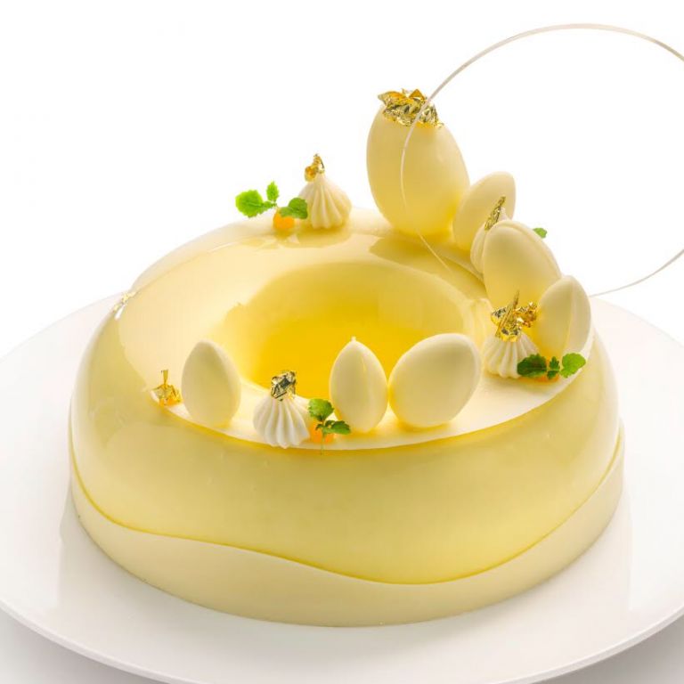 La pastiera, versione contemporanea, che Di Donna ha pensato negli ultimi anni, per omaggiare suo padre scomparso, con il quale preparava invece la versione tradizionale cui si riferisce la ricetta. Spiega il pastry chef: «È composta da mousse di ricotta, crema di grano, crema di arancia, biscotto di pasta frolla e, dentro, confit d'arancia. Fuori è infine rivestita da glassa di cioccolato bianco e decorata con uova di cioccolato"
