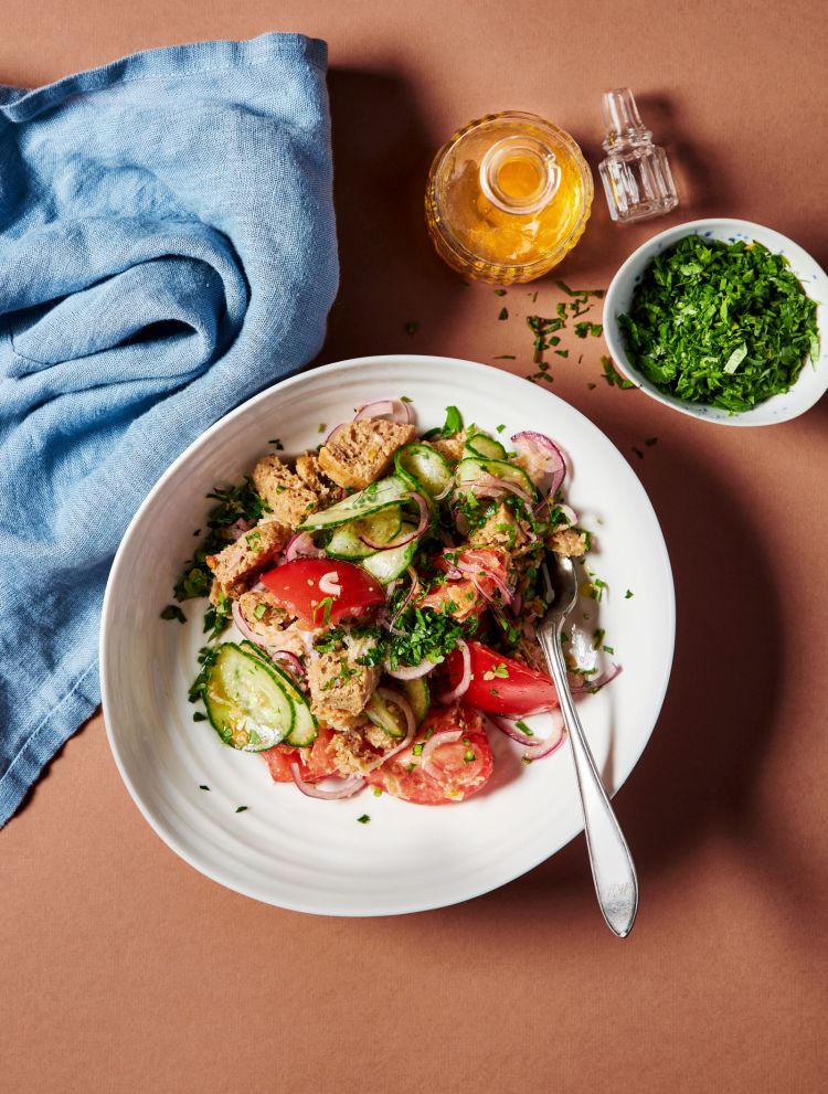 Tra le ricette dell'ebook, c'è anche la Panzanella