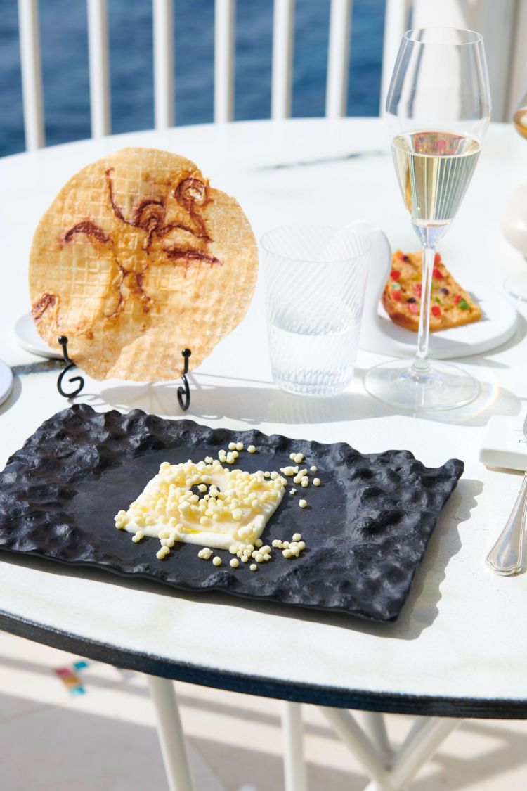 Calamaro del Golfo, mozzarella di bufala campana e melissa