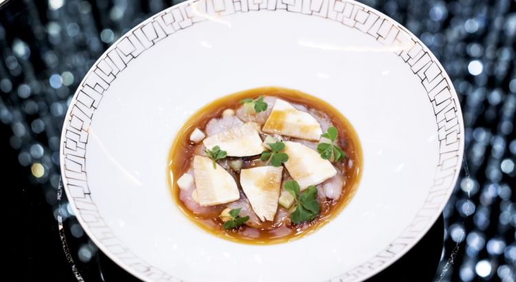 Lampuga in carpaccio, porcini e erba cedrina 
