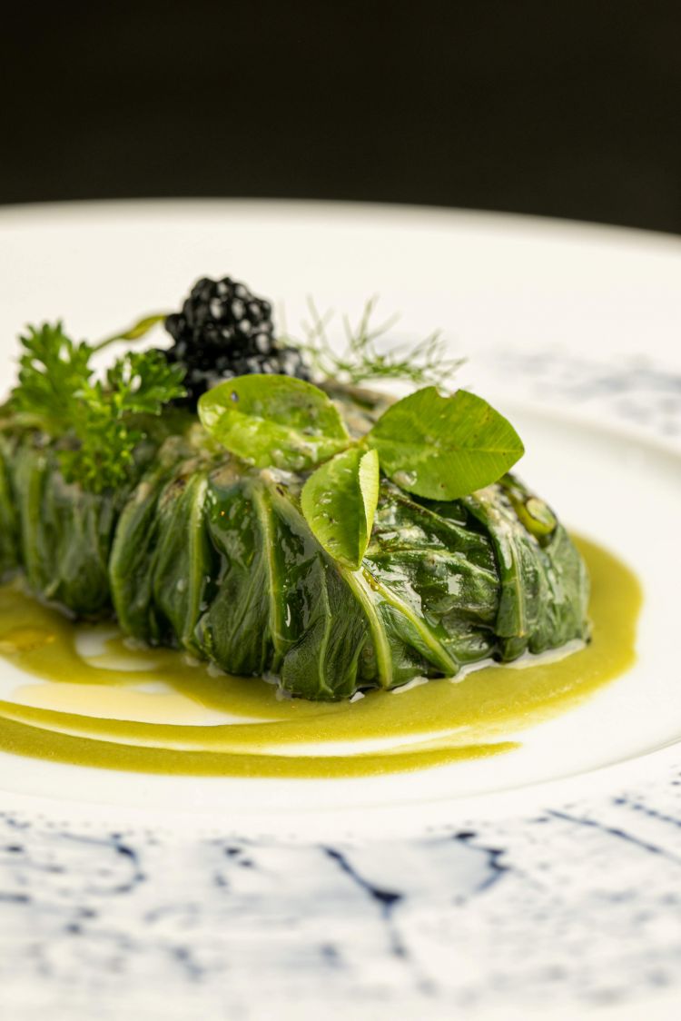 Involtino di lattuga, caviale e ostrica