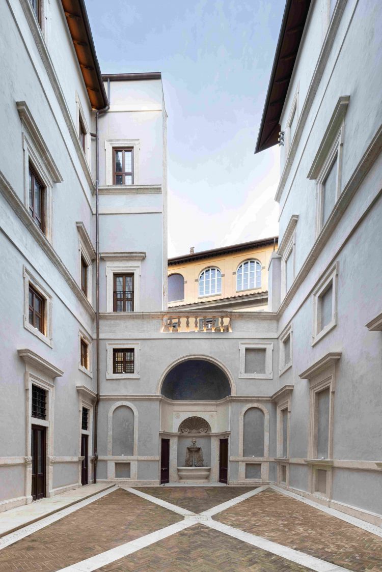 L'elegante Palazzo Medici Clarelli ospiter&agrave; Le Graal Private Club di Roma, la seconda apertura del gruppo in Italia. Foto Simone Proietti
