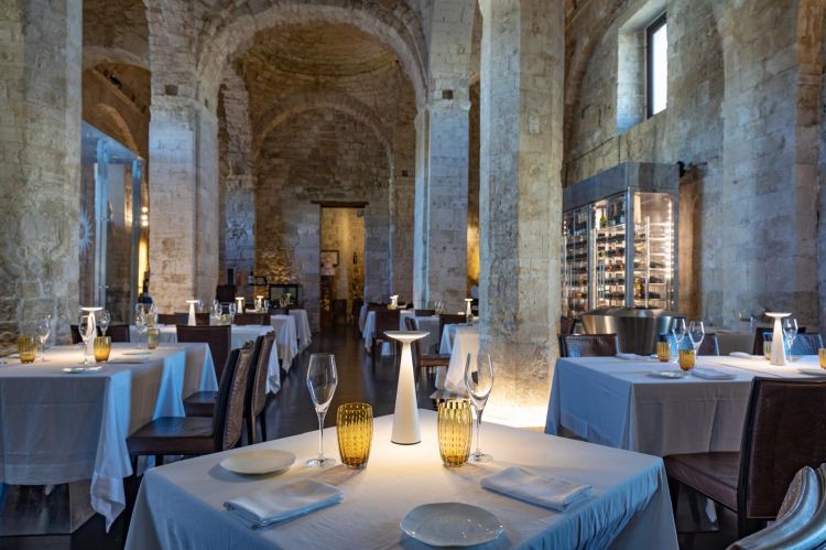 Le Lampare al Fortino&nbsp;nella chiesa del 1200, sconsacrata
