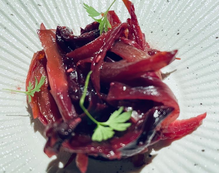 Radicchio rosso di Verona macerato, olio, latticello e stracchino, aceto di more
