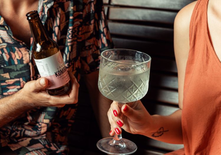 Il Kombucha ben si presta alla preparazione di cocktail, come quelli presentati recentemente alla Mostra del Cinema di Venezia