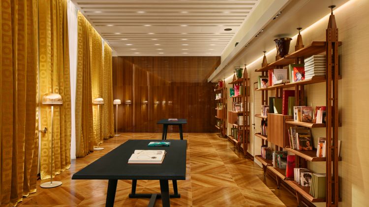 Aperta anche al pubblico su appuntamento, la Biblioteca conserva una raccolta di preziosi volumi d'arte romana, design, storia e architettura 
