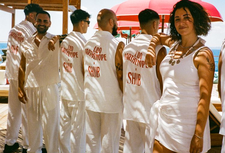 Valerio Izzo e la crew di Lido Parthenope
