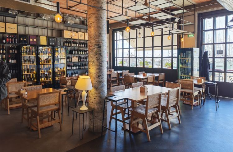 La sala di Mercato del Porto
