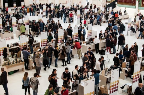 Ripresa aerea di Livewine al Palazzo del Ghiaccio,