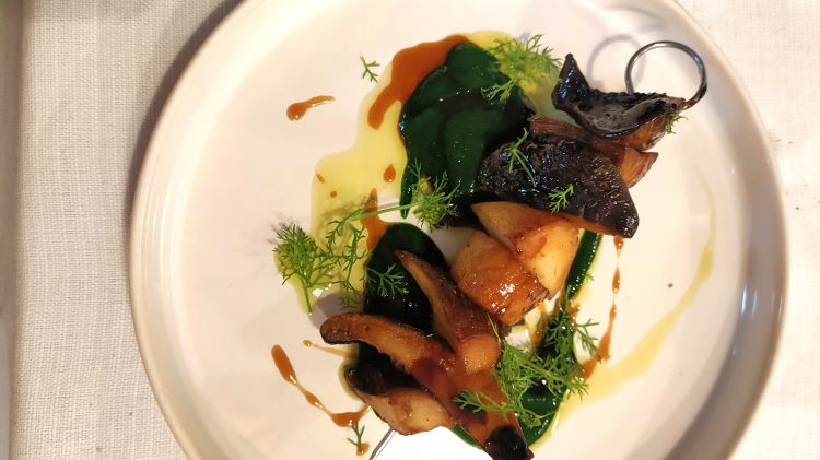 Spiedo di cardoncello, olio al cipollotto e salsa teriyaki
