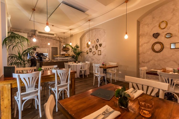 La sala del ristorante Locale, in via Domenico Cirillo a Milano
