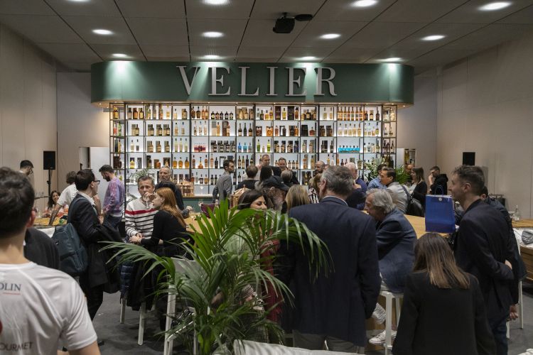 Successo di pubblico per un incontro che ha portato a Identità Milano 2025 due grandi professionisti del mondo della pizzeria e miscelazione d'autore
