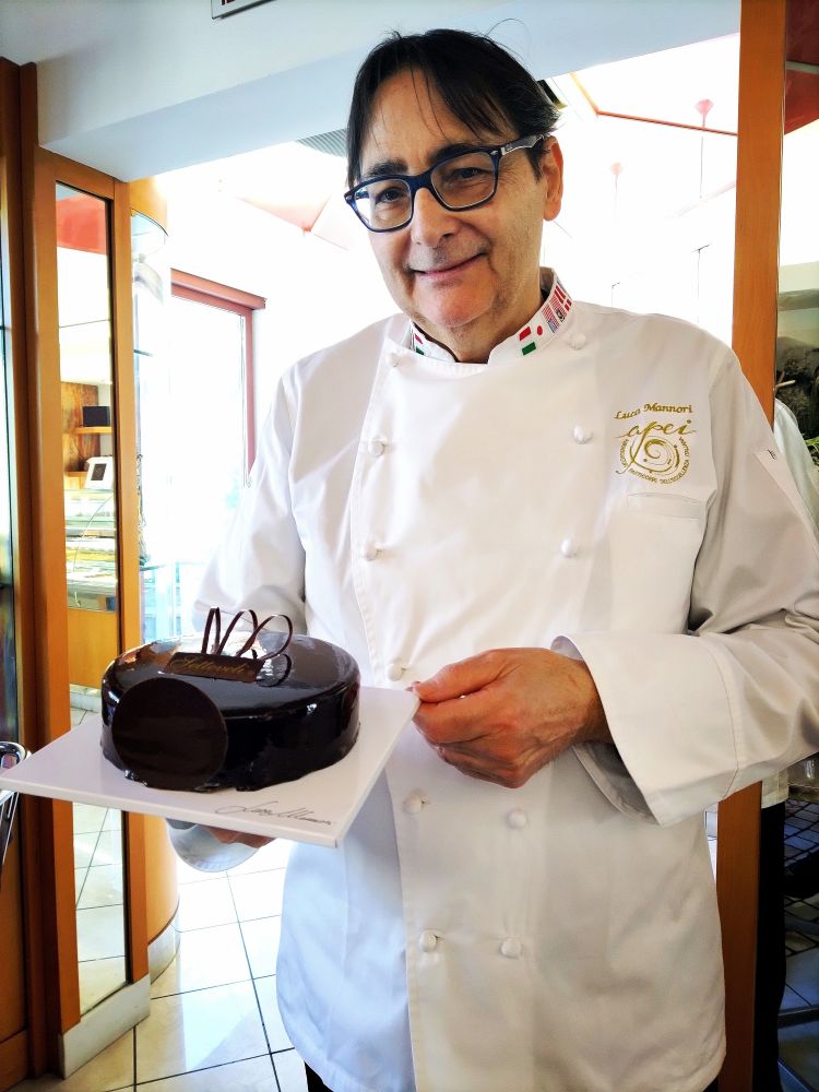 Luca Mannori con l'intramontabile Setteveli, torta iridata e la più copiata d'Italia