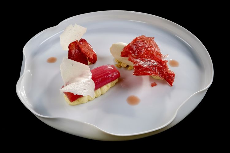 Cremoso alla torta di riso, fragola, rabarbaro e m