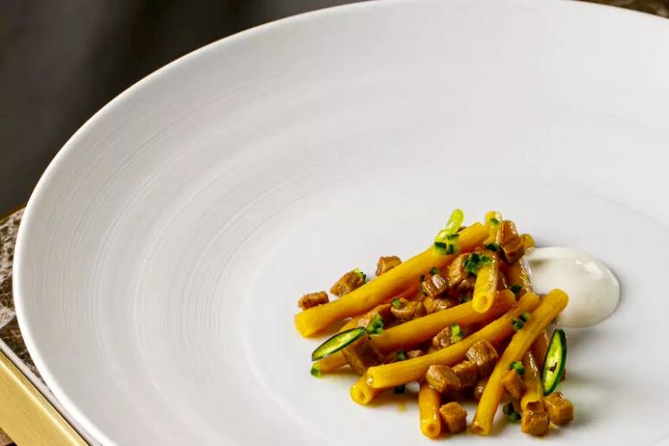 Maccheroncini al ferretto in fondo di Madeira, ragù eritreo e parmigiano reggiano 24 mesi. Foto Alberto Blasetti
