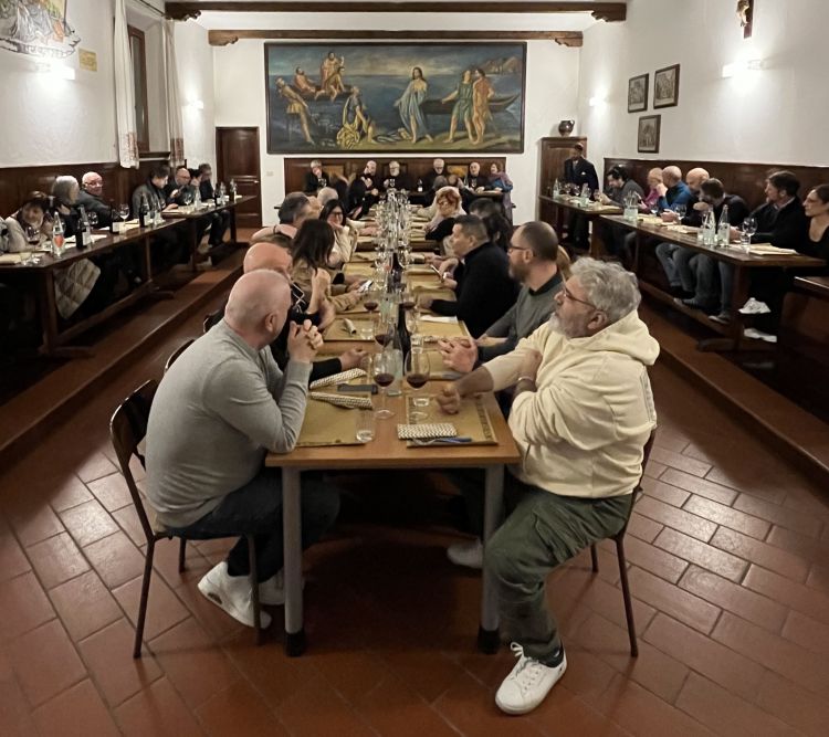 Il pasto nel refettorio
