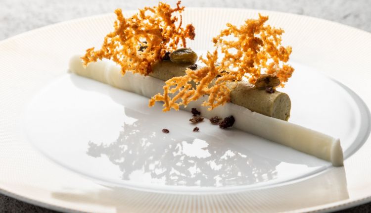 Semifreddo al pistacchio di Bronte, ricotta di pecora, olio e olive