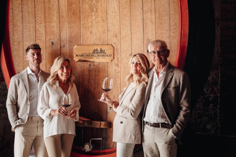 La famiglia Abbona,&nbsp;proprietaria della storica azienda vitivinicola Marchesi di Barolo
