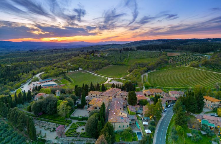 Una bella immagine del borgo del Castello di Fonterutoli