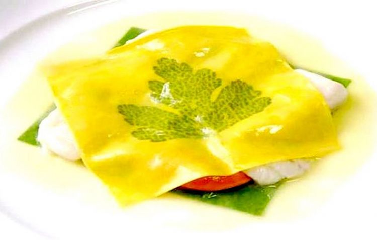 Il celeberrimo Raviolo Aperto di Gualtiero Marches