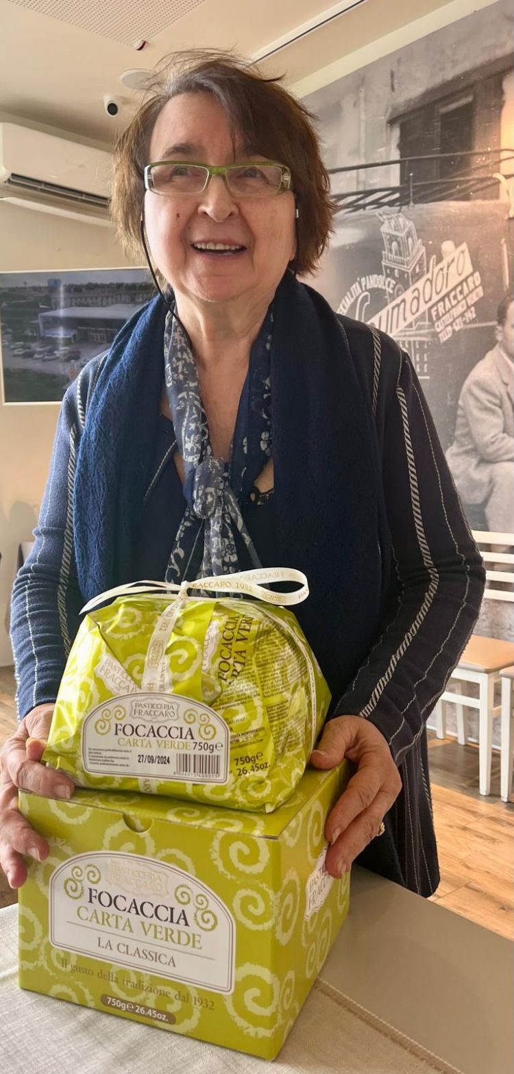 Maria Rosa Fraccaro a 77 anni resta la prima a scendere ogni giorno in pasticceria