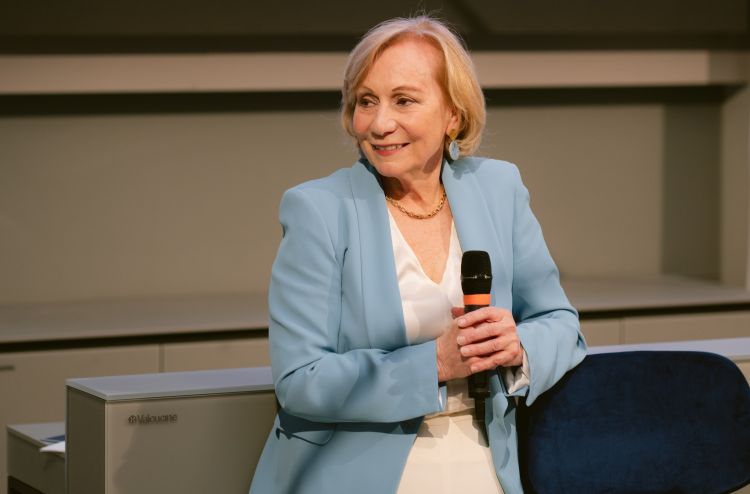 Marilisa Allegrini visibilimente emozionata