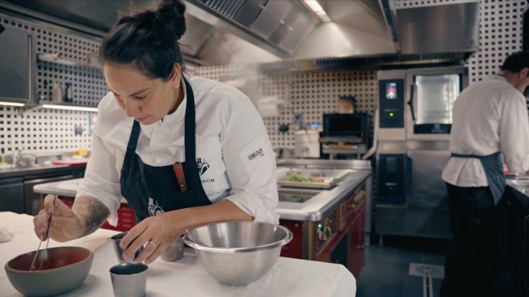 Martina Caruso in cucina
