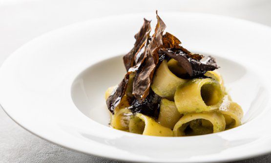 Pacòte Monograno Felicetti with flying squid, #tumapersa and crispy chards from Martina Caruso
