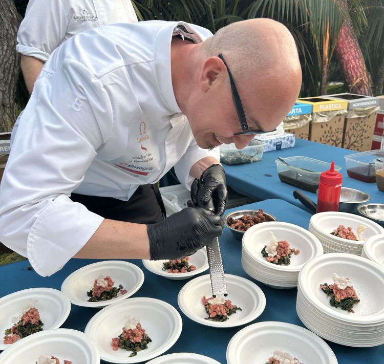 Massimo Tringali, da 9 anni consecutivi stella Michelin come executive chef dell'Emporio Armani Caff&egrave; Ristorante di Parigi, &egrave; stato tra i protagonisti della manifestazione
