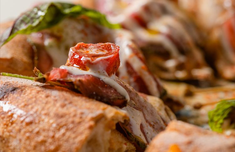 Una pizza di Amalia Costantini

