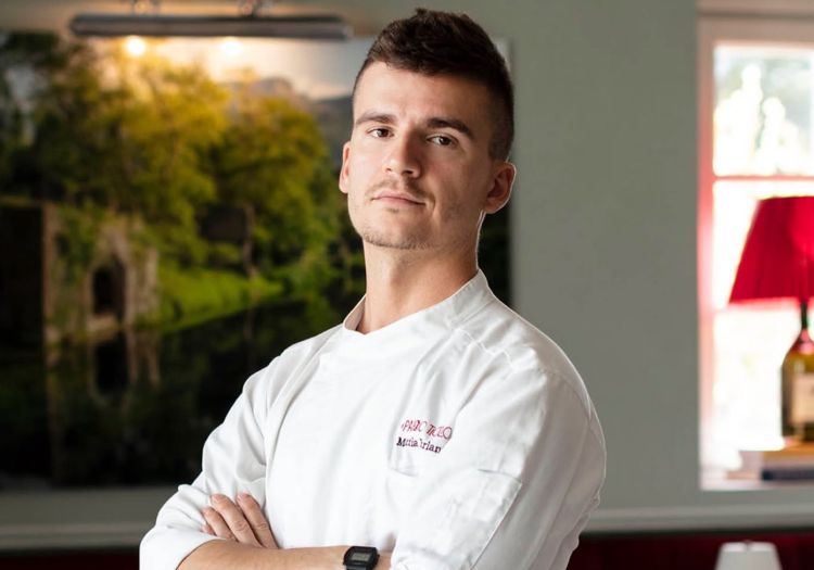 Mattia Parlanti. Pratese, classe 1994, vanta un percorso professionale maturato tra Firenze e Prato, e si è formato all’Istituto Alberghiero F. Martini di Montecatini