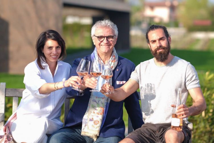 Mattia Vezzola con i figli Nicole e Gherardo
