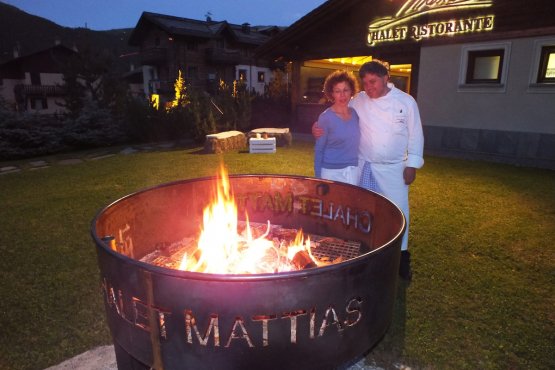 A happy photo of Mattias and Manuela Peri, husband