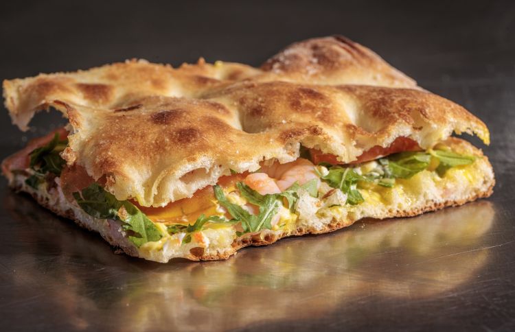Una pizza di Ripiena di Max Crunch