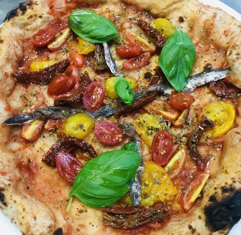 La pizza marinara della 081 di Melegnano (Milano