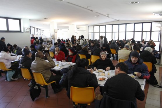Un'immagine della mensa dell'OSF, che ogni giorno prepara più di 2300 pasti