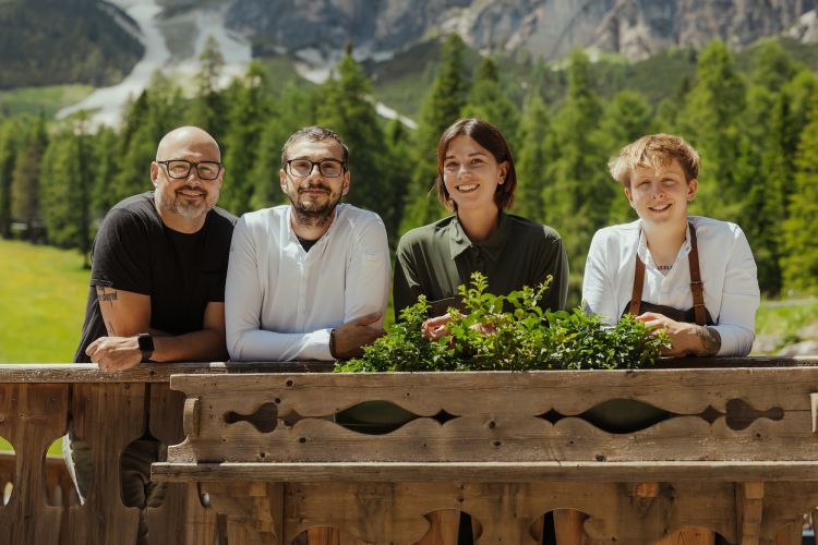 Patron Michel Oberhammer, chef Federico Rovacchi, la maître Elisa Prudente e la sous chef Nicole Groff