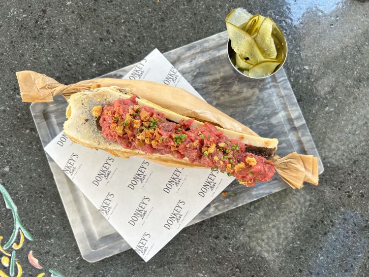 Midollo di bue gratinato con tartare di manzo
