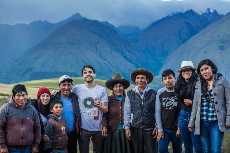 Virgilio Martinez con le comunità di Mullak's Misminay e Kacllaracay
