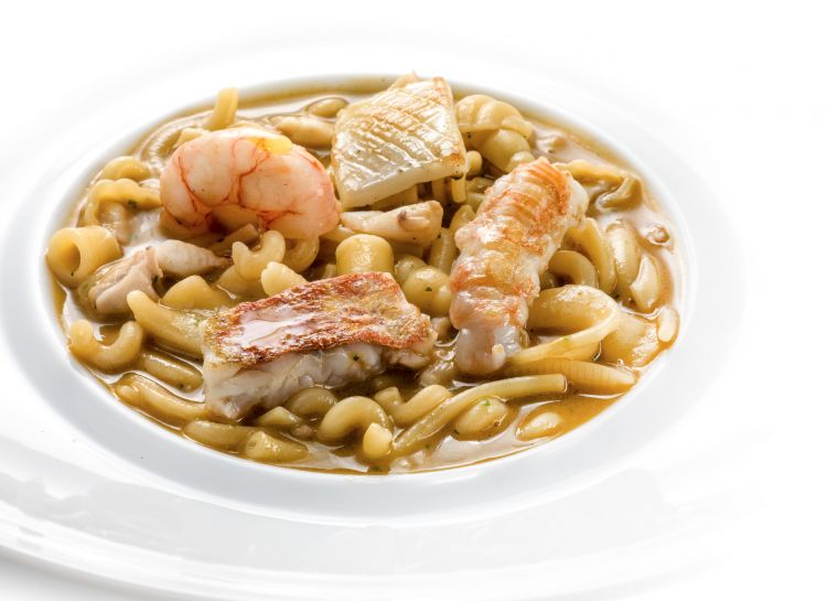 La Minestra di pasta mista con pesci di scoglio di Gennaro Esposito