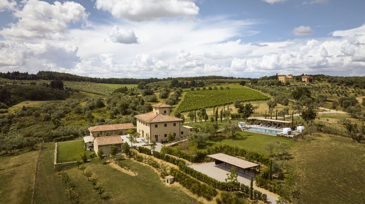 Villa San Luigi è la dimora privata di COMO Castello Del Nero, prima struttura italiana firmata COMO Hotels and Resorts, magnificamente ricavata da un castello del XII secolo