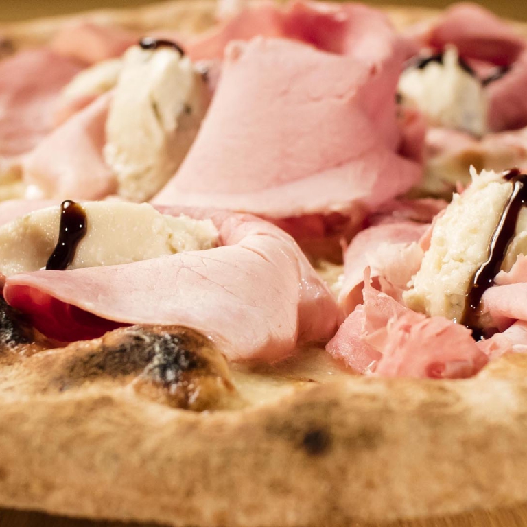 One of the pizzas from Mondofood in Mondovì

