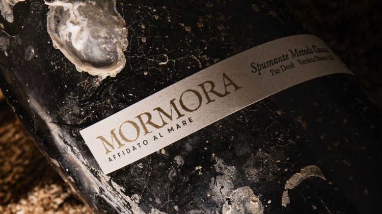 Lo spumante Mormora affina in profondità nel mare di Porto Cesareo